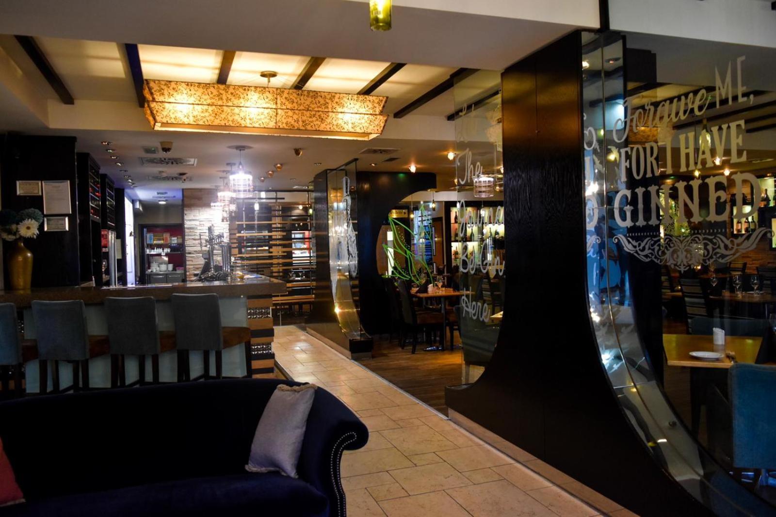 The Bluebell Hotel Neath Esterno foto