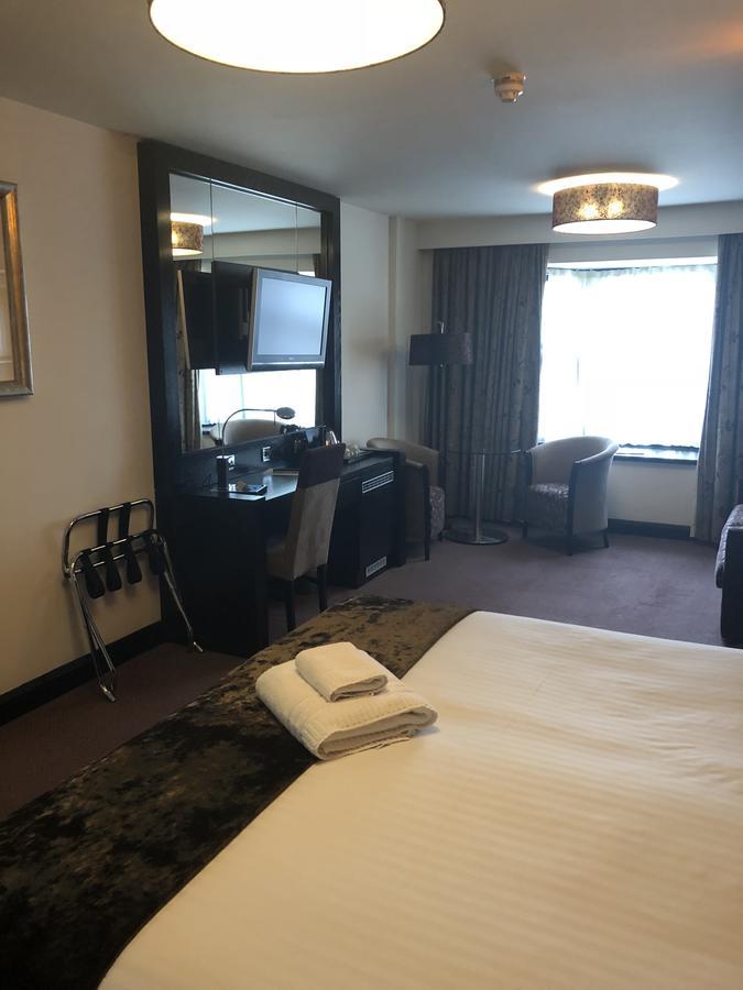The Bluebell Hotel Neath Esterno foto